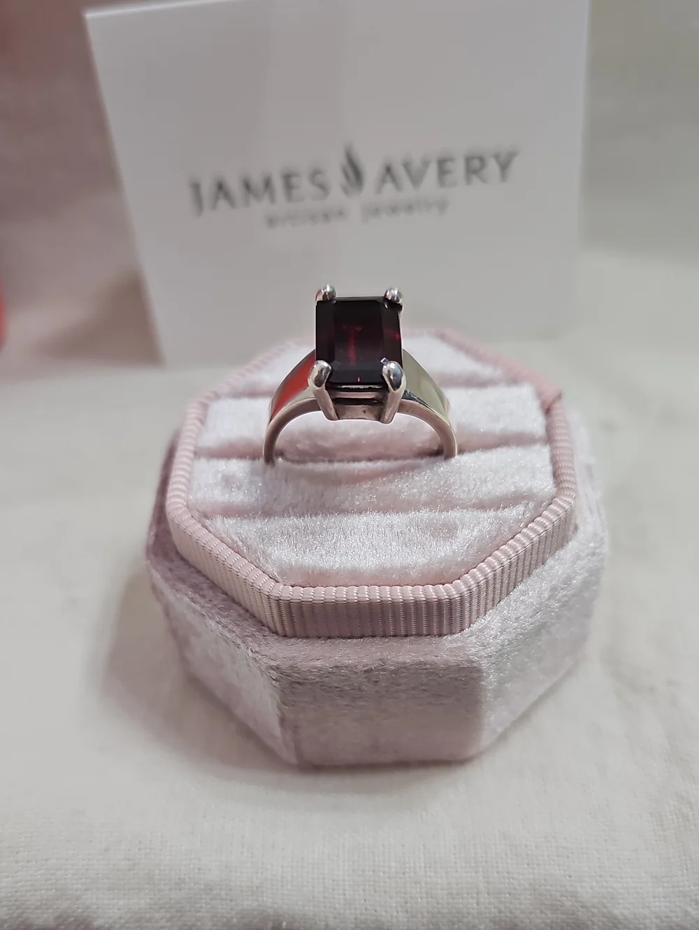 RETIRED James Avery Sterling Silver Bella Ring Garnet Size 8 Mint Condition